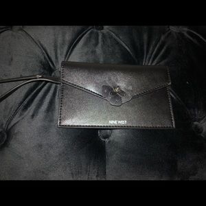 NINE WEST BRAND NEW COIN PURSE/WRISTLET BLACK